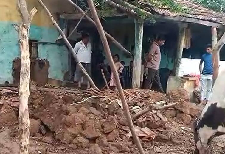 Seven houses collapsed in Veerpur taluka in Mahisagar due to heavy rain Rain: મહીસાગરમાં ભારે વરસાદ, વીરપુર તાલુકામાં અલગ અલગ વિસ્તારોમાં સાત મકાનો ધરાશાયી
