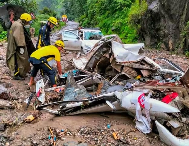 Monsoon Rain: At least 9 dead as heavy rains wreak havoc in Uttarakhand Monsoon Rain: ઉત્તરાખંડમાં વરસાદના કારણે તબાહી, નવ લોકોના મોત, નદીઓમાં પૂર