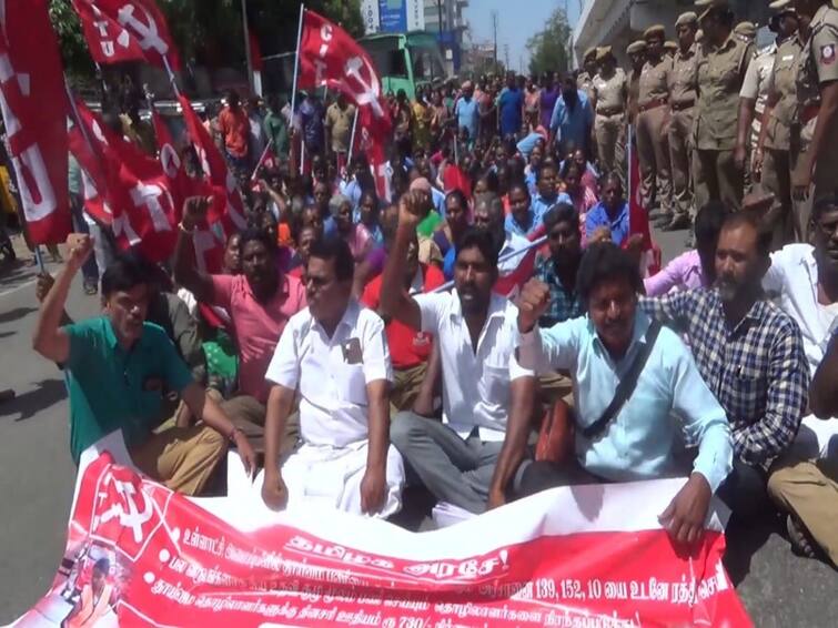 Nellai news More than 100 cleaners strike road in Nellai and Arrested TNN எங்கள் கோரிக்கைகள் நிறைவேறாவிட்டால்...தமிழ்நாடே நாறும்.. - துப்புரவு பணியாளார்கள் எச்சரிக்கை