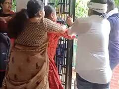 इलाहाबाद सेंट्रल यूनिवर्सिटी में हंगामा और तोड़फोड़, साथी की संदिग्ध मौत से उग्र हुए छात्र