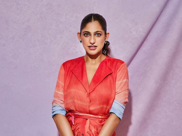 Kubbra Sait treated her fans with pictures in a multicoloured dress; see