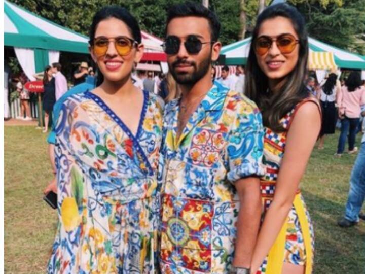orry twins with shloka mehta and diya mehta in Dolce and Gambana outfit know their price Shloka Mehta ने बर्थडे पर दोस्त ओरी और बहन दीया के साथ की ट्विनिंग, मुकेश अंबानी की बड़ी बहू की सिंपल सी ड्रेस की कीमत जानकर उड़ जाएंगे होश