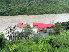 Himachal Pradesh Pics: प्रकृति ने दिखाया अपना 'रौद्र' रूप, हिमाचल प्रदेश से आईं तबाही की ये तस्वीरें