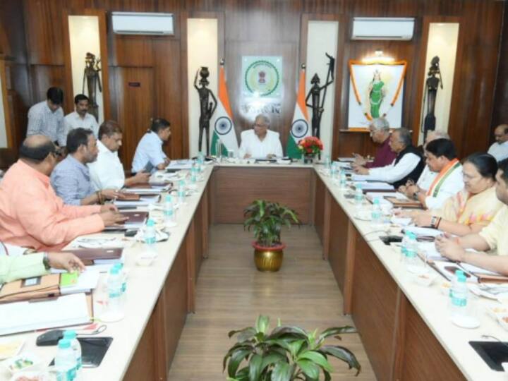 Bhupesh Baghel cabinet meeting Many big decisions taken read in detail in ann CM भूपेश बघेल की कैबिनेट ने लिए कई बड़े फैसले, एक साल से आंदोलन कर रहे नया रायपुर के किसानों को राहत