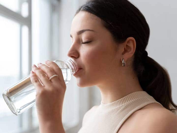If you want to lose weight, then drink a lot of water, but how much water should be drunk in a day?