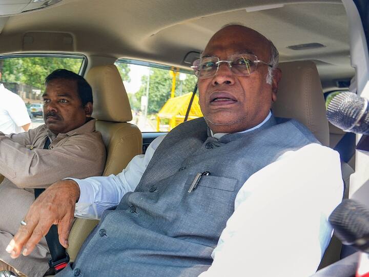 बढ़ती महंगाई पर मल्लिकार्जुन खरगे का केंद्र पर निशाना, रेट चार्ट शेयर कर लिखा- 'अच्छे दिन, अमृत काल, कर्तव्य काल...'