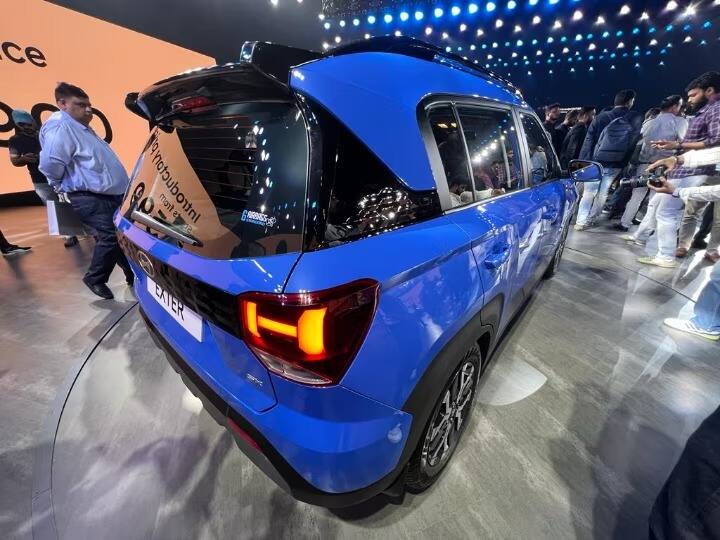 एक्स्टरच्या कलर ऑप्शन्समध्ये सहा मोनोटोन आणि तीन ड्युअल-टोन शेड्सचा समावेश आहे. यामध्ये कॉस्मिक ब्लू आणि रेंजर एक्स्टरच्या पॅलेटमध्ये नवीन आहेत, तर अॅटलस व्हाईट, टायटन ग्रे, स्टाररी नाईट आणि फायरी रेड हे ब्रँडच्या रंगसंगतीचा एक भाग आहेत.