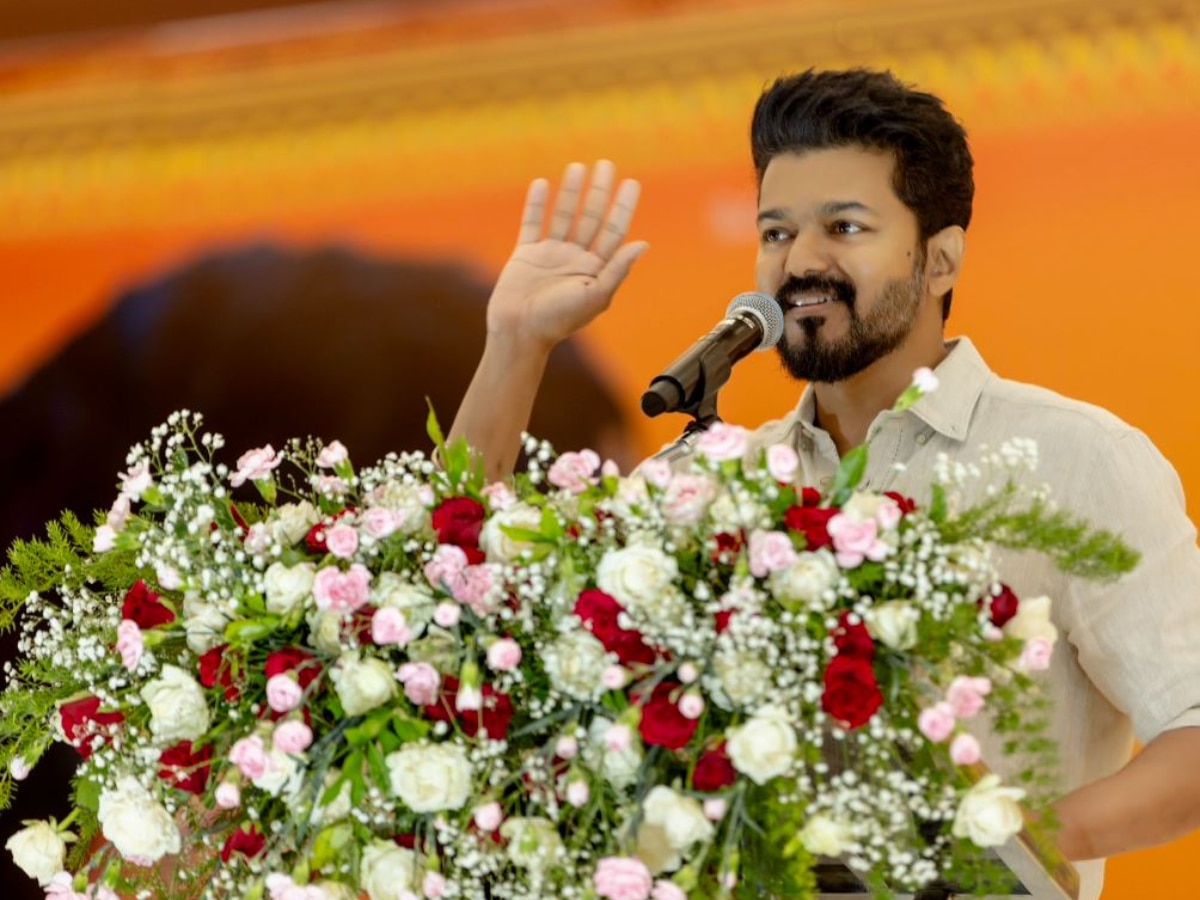 Actor Vijay Politics : விஜயின் திரைப்படங்களும் - குறியீடுகளும்... எம்.ஜி.ஆர் -ஐ பின்பற்றுகிறாரா நடிகர் விஜய்..?