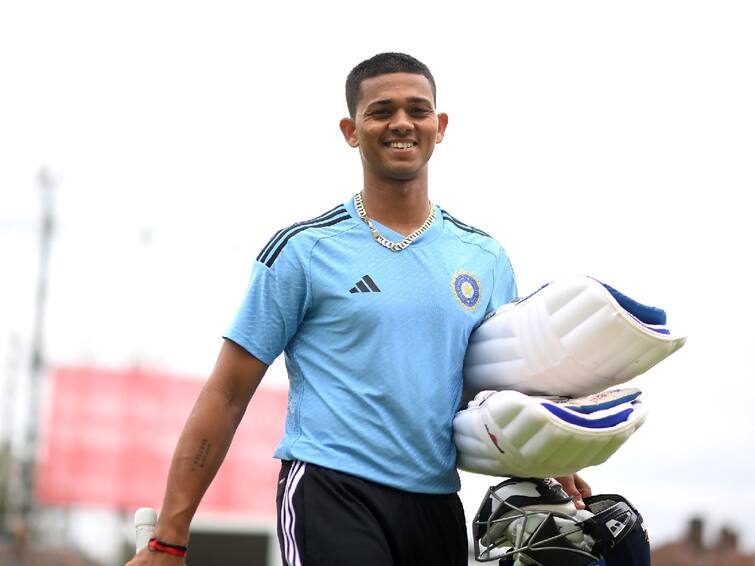 Yashasvi Jaiswal Profile ICC Ranking Age, Career Info Stats records details Yashasvi Jaiswal Profile: டெஸ்ட்டில் அறிமுகமான அதிரடி நாயகன்.. யார் இந்த யாஷஸ்வி ஜெய்ஸ்வால்