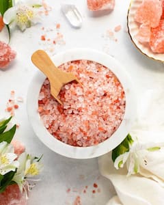 गुणों का खजाना है काला नमक...जानिए इसे खाने के 7 फायदे