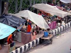 Delhi Rains: तस्वीरों में देखें यमुना नदी का जलस्तर बढ़ने के बाद कैसे हैं दिल्ली के हालात?