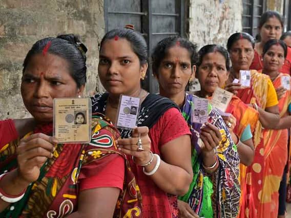 Bengal Panchayat Elections 2023: टीएमसी ने बंगाल पंचायत चुनाव में लहराया जीत का परचम, बीजेपी-कांग्रेस को लेकर ये है अपडेट Bengal Panchayat Elections 2023: टीएमसी ने बंगाल पंचायत चुनाव में लहराया जीत का परचम, बीजेपी-कांग्रेस को लेकर ये है अपडेट