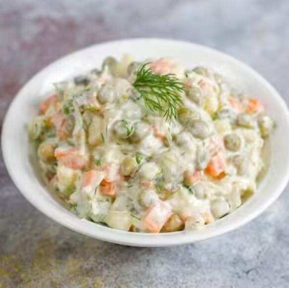 ਪੋਸ਼ਕ ਤੱਤਾਂ ਅਤੇ ਫਾਈਬਰ ਨਾਲ ਭਰਪੂਰ ਇਹ ਸਲਾਦ ਤੁਹਾਡੇ ਪੇਟ ਲਈ ਬਹੁਤ ਵਧੀਆ ਹੈ। ਭਾਵੇਂ ਤੁਸੀਂ ਡਾਈਟ 'ਤੇ ਹੋ, ਤੁਸੀਂ ਇਸ ਨੂੰ ਆਪਣੀ ਜੀਵਨ ਸ਼ੈਲੀ ਦਾ ਹਿੱਸਾ ਬਣਾ ਸਕਦੇ ਹੋ। ਤੁਸੀਂ ਇਸ ਡਿਸ਼ ਵਿੱਚ ਆਪਣੇ ਸਵਾਦ ਦੇ ਹਿਸਾਬ ਨਾਲ ਬਦਲਾਅ ਵੀ ਕਰ ਸਕਦੇ ਹੋ।