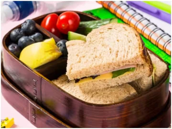 Controversy over feeding meat to Hindu girl student non-veg tiffin ban in Jamshedpur schools Jamshedpur News: हिंदू छात्रा को मांस खिलाने पर विवाद, स्कूलों के टिफिन में नॉनवेज पर रोक