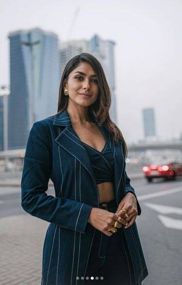 ਮ੍ਰਿਣਾਲ ਠਾਕੁਰ ਨੇ ਕੋ-ਆਰਡ ਸੈੱਟ 'ਚ ਦਿਖਾਈ ਬੋਲਡ ਲੁੱਕ