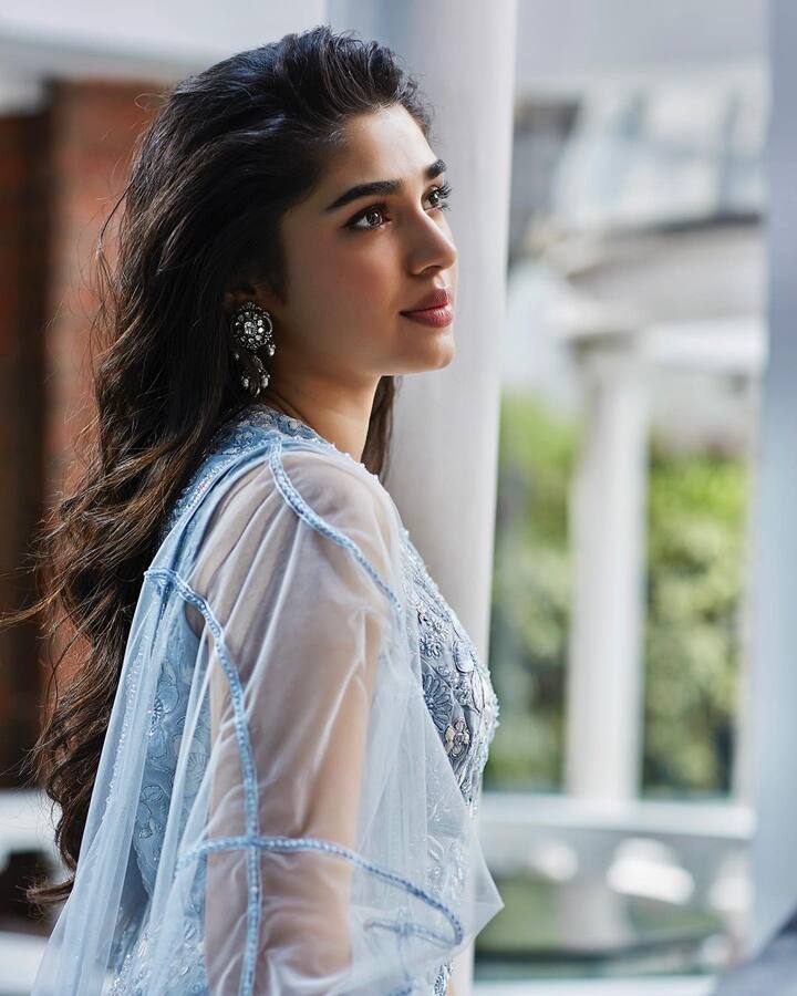 ఆ తర్వాత వచ్చిన సినిమాలు ప్రేక్షకులను ఆకట్టుకోలేకపోయాయి. Photo Credit: Krithi Shetty/Instagram