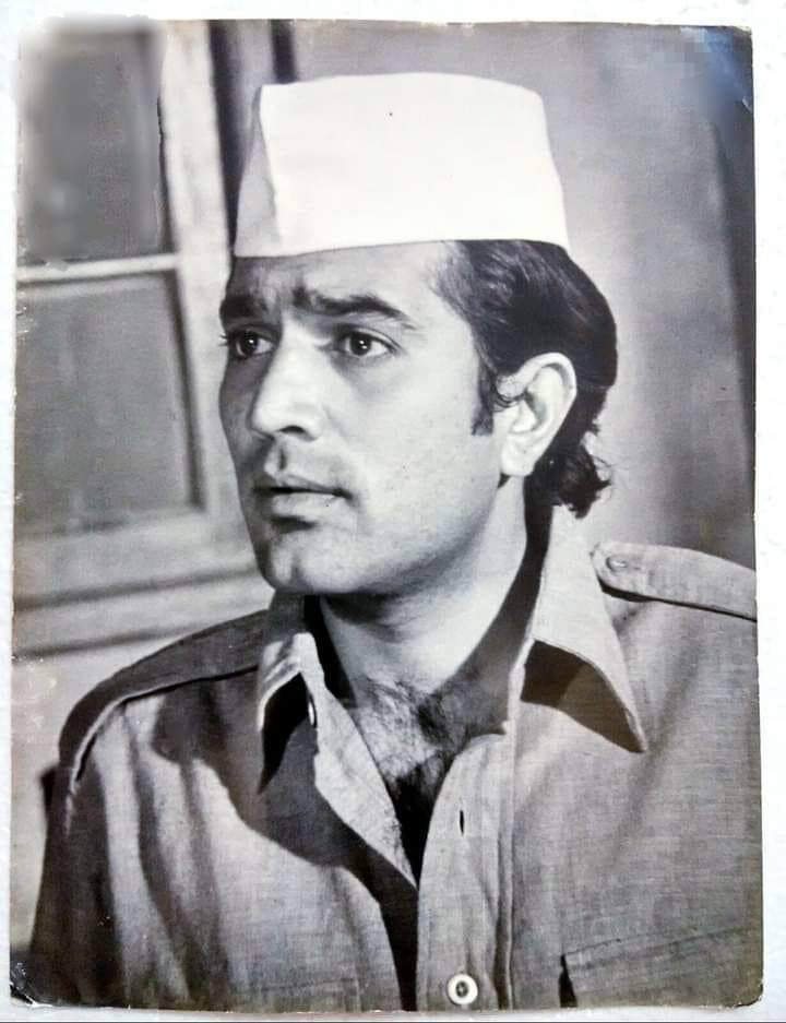 राजेश खन्ना बॉलीवुड के पहले सुपरस्टार कहे जाते हैं. अपनी मेहनत के दम उन्होंने ये मुकाम हासिल किया. लेकिन एक वक्त ऐसा भी आया था जब वो टीवी सीरियल ‘रामायण’ के एक एक्टर की सफलता देखकर घबरा गए थे.