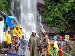 उत्तराखंड में भारी बारिश के चलते केदारनाथ यात्रा पर रुकी, सोनप्रयाग और गौरीकुंड में रोके गए श्रद्धालु