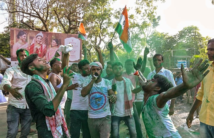 पश्चिम बंगाल में पंचायत चुनाव के अब तक के घोषित नतीजों के मुताबिक, टीएमसी ने अपना दबदबा कायम करके रखा हुआ है और 30,391 सीट पर जीत दर्ज कर ली है जबकि 1,767 सीट की बढ़त बनाए हुए है.