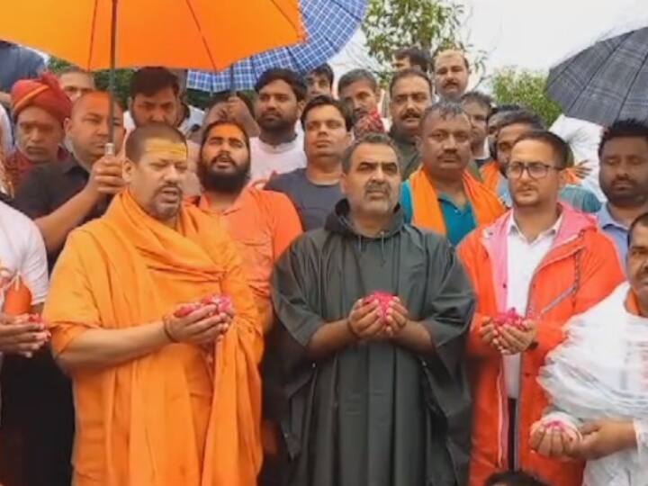 Sanjeev Balyan on Kanwar Yatra in support of UCC making people aware ANN Kanwar Yatra: UCC के समर्थन में कांवड़ यात्रा निकाल रहे हैं केंद्रीय मंत्री संजीव बालियान, कहा- फीडबैक जरूरी