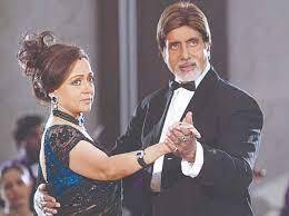 ਦੋਵੇਂ ਵੀਰ-ਜ਼ਾਰਾ, ਬਾਗਬਾਨ ਵਰਗੀਆਂ ਕਈ ਫਿਲਮਾਂ ਵਿੱਚ ਇਕੱਠੇ ਨਜ਼ਰ ਆ ਚੁੱਕੇ ਹਨ। ਅਮਿਤਾਭ ਬੱਚਨ ਅਤੇ ਹੇਮਾ ਮਾਲਿਨੀ ਦੀ ਫਿਲਮ ਬਾਗਬਾਨ ਸੁਪਰਹਿੱਟ ਸਾਬਤ ਹੋਈ ਸੀ ਪਰ ਕੀ ਤੁਸੀਂ ਜਾਣਦੇ ਹੋ ਕਿ ਹੇਮਾ ਮਾਲਿਨੀ ਪਹਿਲਾਂ ਇਸ ਫਿਲਮ ਵਿੱਚ ਕੰਮ ਨਹੀਂ ਕਰਨਾ ਚਾਹੁੰਦੀ ਸੀ।