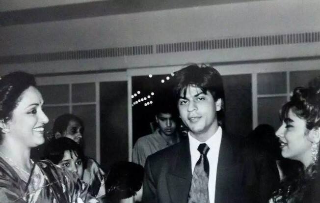 ਕਿੰਗ ਖਾਨ ਲਗਭਗ ਤਿੰਨ ਦਹਾਕਿਆਂ ਤੋਂ ਬਾਲੀਵੁੱਡ 'ਤੇ ਰਾਜ ਕਰ ਰਹੇ ਹਨ ਅਤੇ ਪਠਾਨ ਦੀ ਹਾਲ ਹੀ ਦੀ ਸਫਲਤਾ ਨੇ ਸਾਬਤ ਕਰ ਦਿੱਤਾ ਹੈ ਕਿ ਉਸਨੂੰ ਬਾਕਸ-ਆਫਿਸ ਦਾ ਬਾਦਸ਼ਾਹ ਕਿਉਂ ਕਿਹਾ ਜਾਂਦਾ ਹੈ।