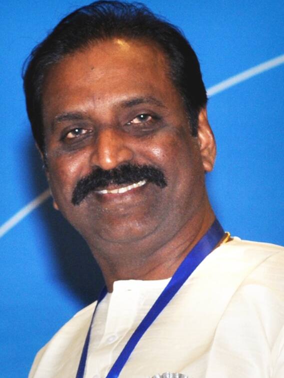 வைரமுத்து கைவண்ணத்தில் உருவான டாப் 10 ஆல்பங்கள்!