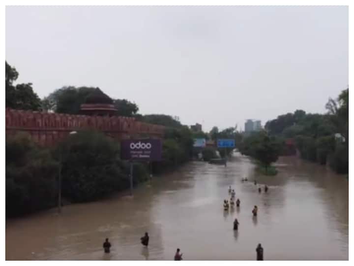 Delhi Flood Yamuna Water Level Red Fort Submerged WATCH: Red Fort Submerged As Overflowing Yamuna Floods Parts Of Delhi