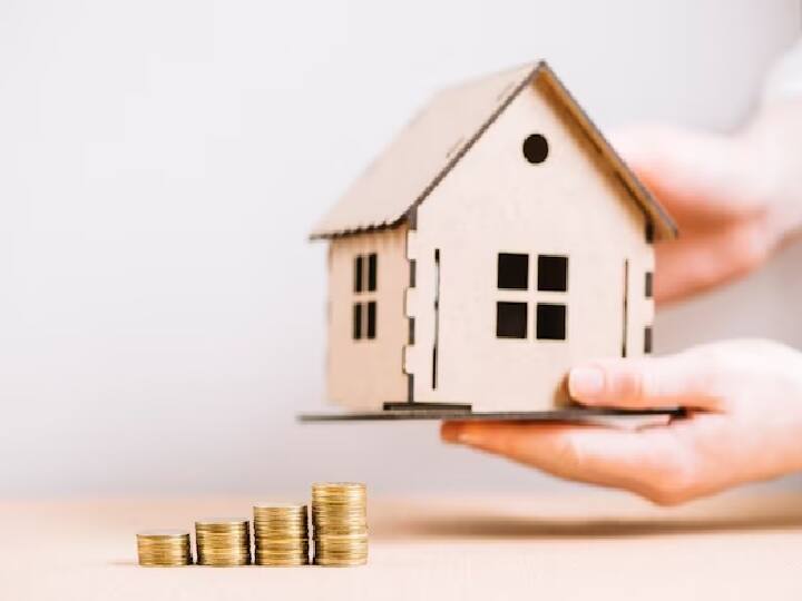 Home Loan Offers: अगर आप भी अपना घर खरीदने की तैयारी कर रहे हैं तो जरूर बैंकों के लोन के ऑफर चेक कर रहे होंगे. उससे पहले आप इस खबर को पढ़ लें...