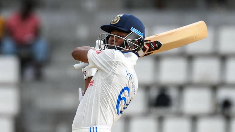 IND vs WI 1st Test: Ravichandran Ashwin impressed by Yashasvi Jaiswal's batting predicts big things for the future IND vs WI 1st Test: অভিষেক ম্যাচে যশস্বীর ব্যাটিং দেখে বিরাট ভবিষ্যদ্বাণী অশ্বিনের