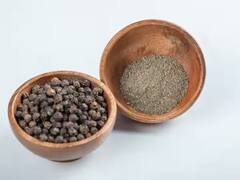 'या' 6 कारणांमुळे पावसाळ्यात तुमच्या आहारात काळीमिरीचा वापर करा; अनेक रोगांपासून होईल सुटका