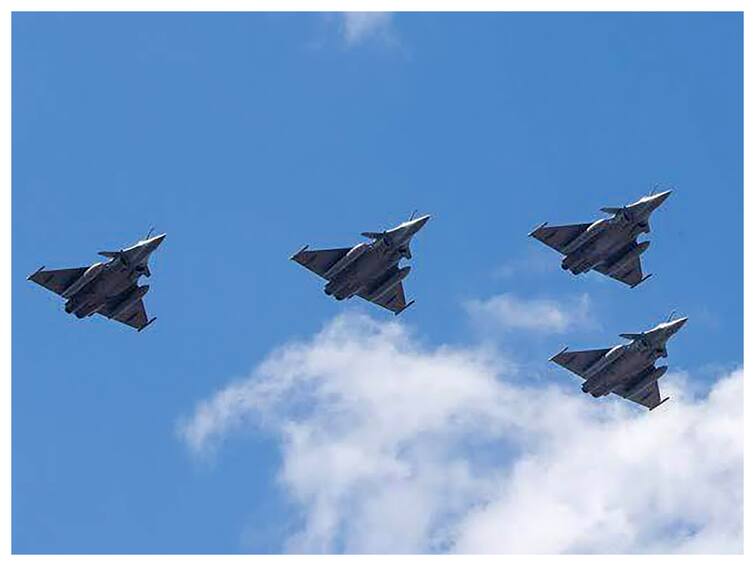 PM Narendra Modi France Visit IAF's Rafale Jets First Look Bastille Day Parade WATCH: First Look At IAF's Rafale Jets That Will Take Part In France's Bastille Day Parade