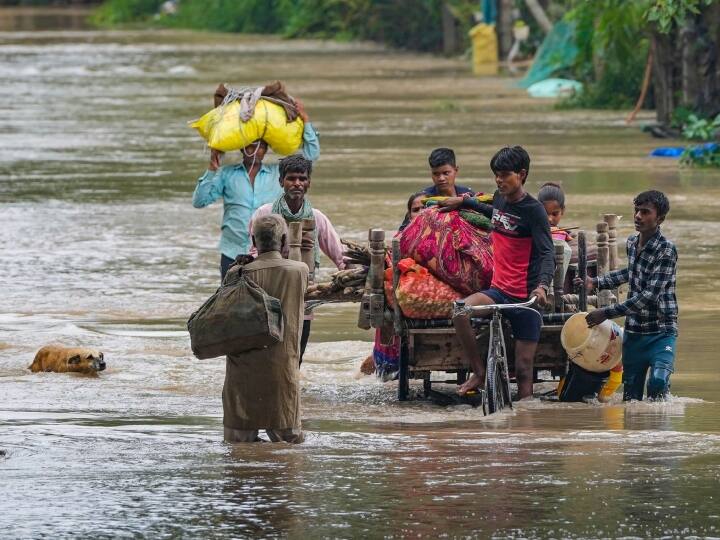 weather update today imd alert for rainfall in states up uttarakhand bihar flood waterlogging Rain Alert: वेस्ट यूपी, उत्तराखंड और बिहार में आज भारी बारिश, बाढ़ का भी अलर्ट, IMD ने दिया 5 दिनों का अपडेट