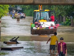 Delhi flood: डरा रही यमुना, डूब रही दिल्ली! तस्वीरें टेंशन देने वालीं