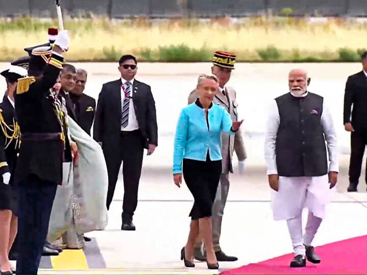 दरम्यान यावेळी पंतप्रधान नरेंद्र मोदी हे फ्रान्सचे राष्ट्राध्यक्ष इमॅन्युएल मॅक्रॉन यांची देखील भेट घेणार आहेत.