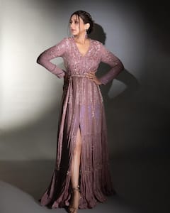 PHOTO: वयाच्या 48 व्या वर्षीही सोनाली बेंद्रेच्या सुंदर लूकने वेधले लक्ष, पाहा फोटो!