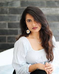 Varshinne Varma: బన్నీ వాక్స్ బ్యూటీ స్టన్నింగ్ స్టిల్స్- నెట్టింట్లో వైరల్