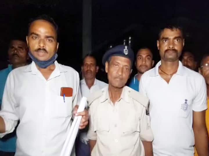 Bihar News Fight For Khaini Between Home Guard Jawan and Constable in Hajipur Jail ann Bihar News: हाजीपुर जेल में दो पुड़िया खैनी के लिए हो गई मारपीट, होमगार्ड जवान और सिपाही भिड़े