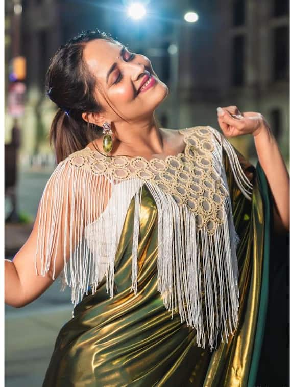 అమెరికా వీధుల్లో అందాల భామ అనసూయ హాట్ హాట్ ఫోజులు!