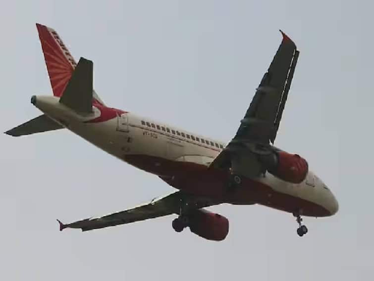 Flight services were severely affected due to heavy rains in Chennai yesterday. Flight Serivice Delayed: சென்னையில் விடிய விடிய மழை.. பெங்களூருக்கு திருப்பி விடப்பட்ட விமானங்கள்.. சென்னை விமான நிலையத்தில் பயணிகள் அவதி..