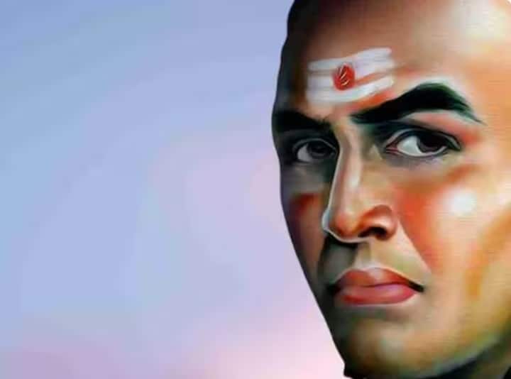 ਹਥਿਆਰ ਰੱਖਣ ਵਾਲਿਆਂ 'ਤੇ ਭਰੋਸਾ ਨਾ ਕਰੋ। ਅਜਿਹੇ ਲੋਕ ਗੁੱਸੇ ਵਿੱਚ ਕਿਸੇ ਨੂੰ ਵੀ ਨੁਕਸਾਨ ਪਹੁੰਚਾ ਸਕਦੇ ਹਨ। ਅਜਿਹੇ ਲੋਕਾਂ ਤੋਂ ਦੂਰ ਰਹਿਣਾ ਹੀ ਬਿਹਤਰ ਹੈ।