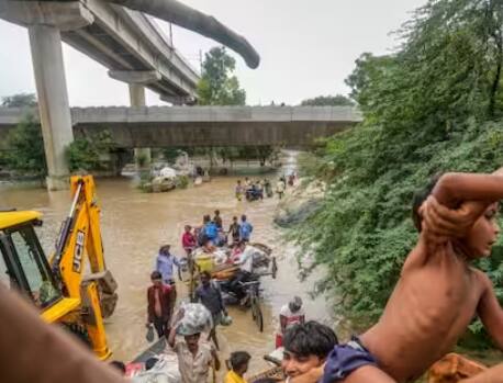 केंद्रीय जल आयोगानुसार हरियाणा बॅरेजमधून येणाऱ्या पाण्याची पातळी दुपारनंतर कमी होण्याची शक्यता आहे.