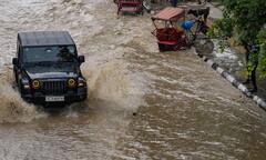 Delhi flood: अनेक संसार उध्वस्त, जनजीवन विस्कळीत, अशी आहे उत्तर भारतातल्या पुराची स्थिती