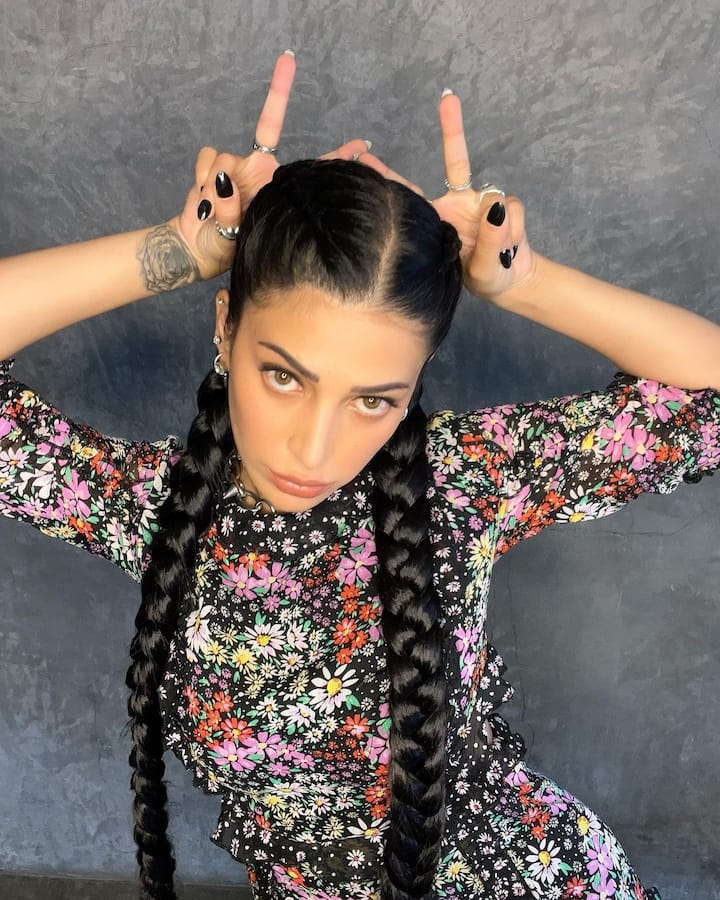 శ్రుతీ హాసన్ కొత్త ఫోటోలు (Image Courtesy : Shrutzhaasan / Instagram)