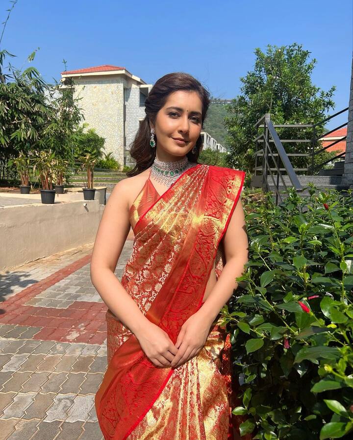 రాశీ ఖన్నా అందమైన ఫోటోలు. Image Credit: Raashii Khanna/ Instagram