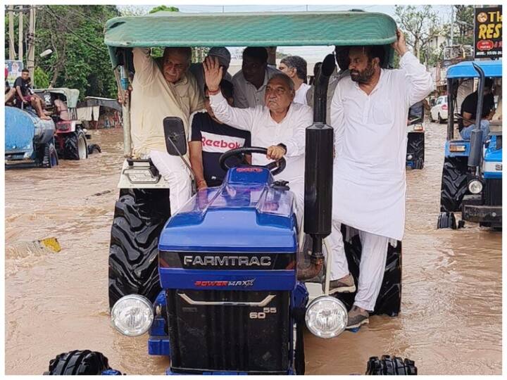 Former CM Bhupinder Singh Hooda visited flood affected areas said state government did not take precautionary measures in time Haryana: ट्रैक्टर पर सवार होकर बाढ़ प्रभावित इलाकों का दौरा करने पहुंचे हुड्डा, कहा- ‘समय रहते एहतियाती कदम  उठाया जाता तो नहीं’..