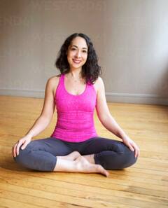 ਕੁਰਸੀ ਨੂੰ ਕਹੋ ਬਾਏ-ਬਾਏ, ਸਿਹਤਮੰਦ ਬਣਾ ਦੇਵੇਗੀ ਜ਼ਮੀਨ 'ਤੇ ਬੈਠਣ ਦੀ ਆਦਤ