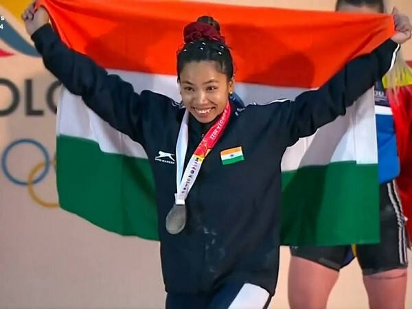 Mirabai Chanu to spearhead India in World Weightlifting Championships in Riyadh Mirabai Chanu: ওয়ার্ল্ড ওয়েটলিফটিং চ্যাম্পিয়নশিপে ৪৯ কেজি বিভাগে পদক জয়ের লক্ষ্যে নামবেন মীরাবাঈ চানু