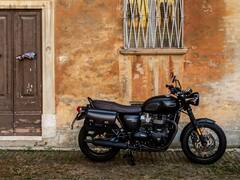 কীভাবে যত্ন নেবেন শখের দু-চাকার? রইল খুঁটিনাটি