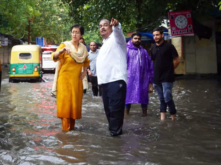 Delhi Flood Yamuna River Water Level Rises Sharply, Atishi said- 'State of emergency in Delhi' Delhi Floods: 'दिल्ली में आपातकाल जैसे हालात', AAP मंत्री आतिशी बोलीं- 'पहली बार ऐसा हुआ कि यमुना का जलस्तर... '